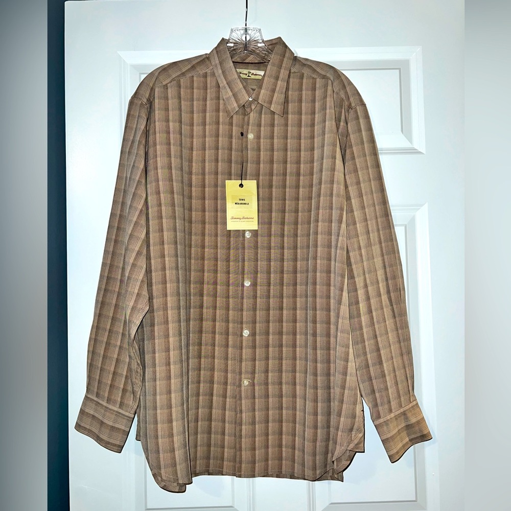 Tommy Bahama men’s size medium button up long sleeve